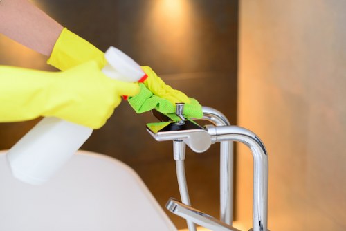 Move in cleaning for a SW4 flat kitchen and cupboards