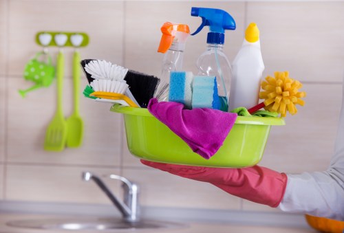 Professional hard floor cleaning for a home in SW4