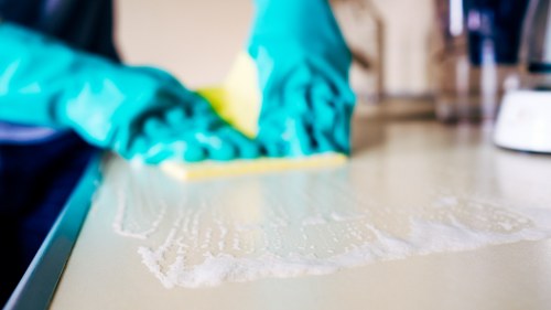 Cleaning a flat in SW4 with attention to detail
